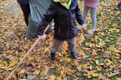 Čistenie okolia - Malí ochranári Zeme 13.10.-17.10.2025